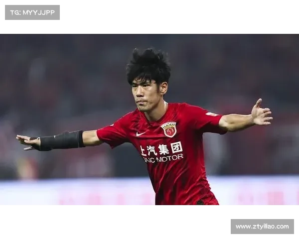 上海上港8-0大连一方 胡尔克点射吕文君建功 武磊奥斯卡戴帽 上海上港8-0大连一方 胡尔克点射吕文君建功 武磊奥斯卡戴帽